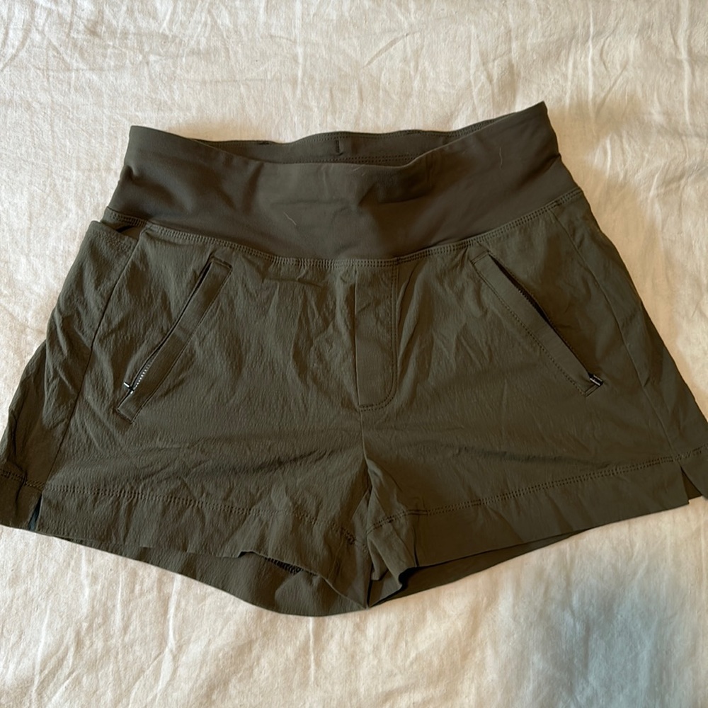 Athleta Trekkie North Short